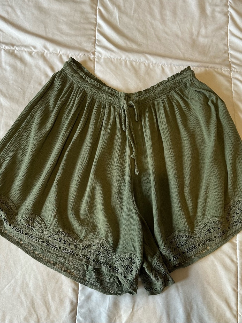 Aerie Green Women's Drawstring Lace-Hem Shorts